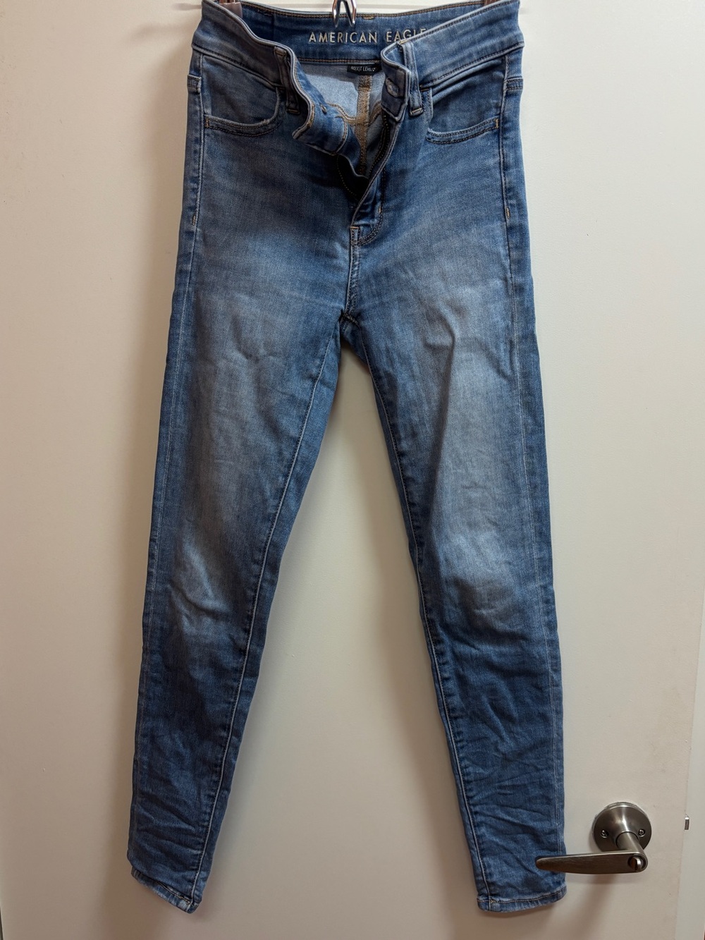 American Eagle Women's Mid Wash Blue Skinny Jeans